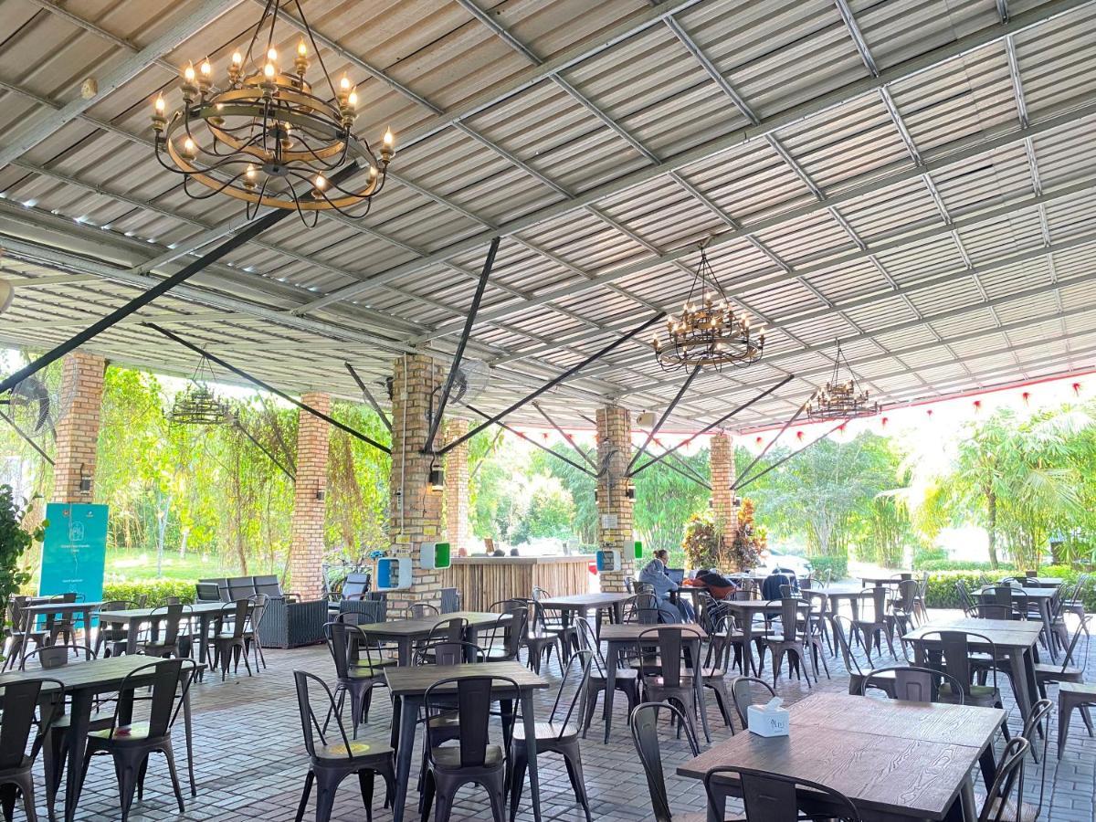"D'Bamboo Kamp" Desa Wisata Ekang Lagoi Zewnętrze zdjęcie