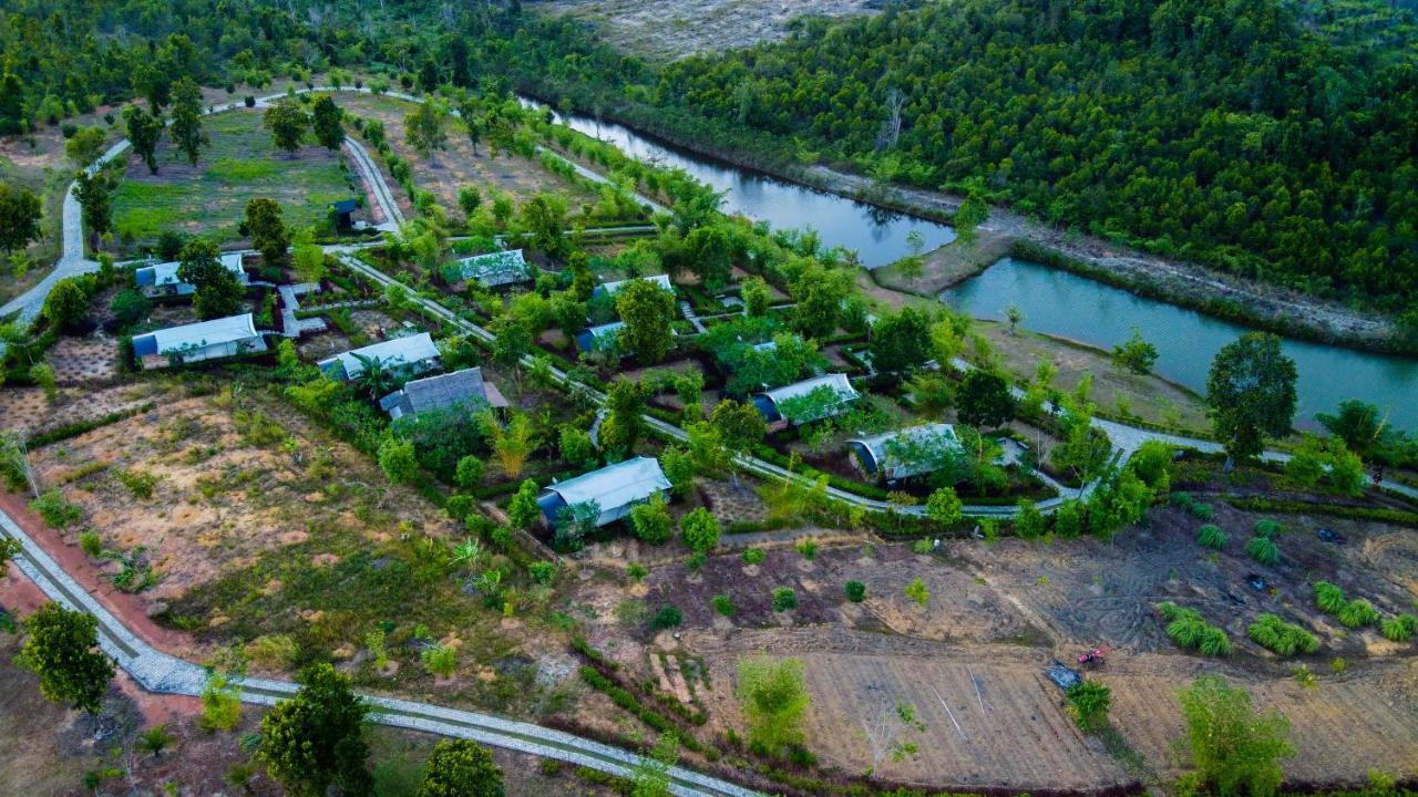 "D'Bamboo Kamp" Desa Wisata Ekang Lagoi Zewnętrze zdjęcie